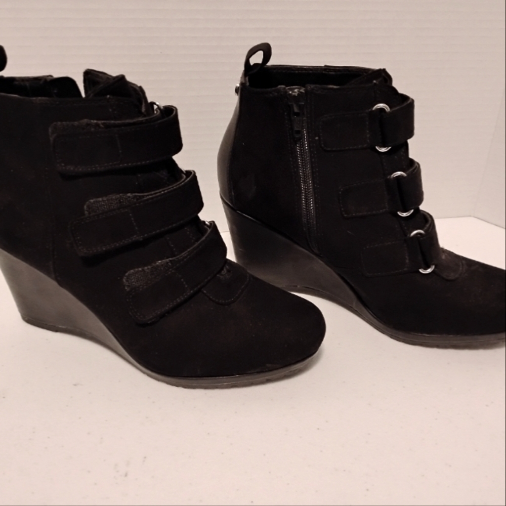 Black Wedge Ankle Dana Buchman Boots